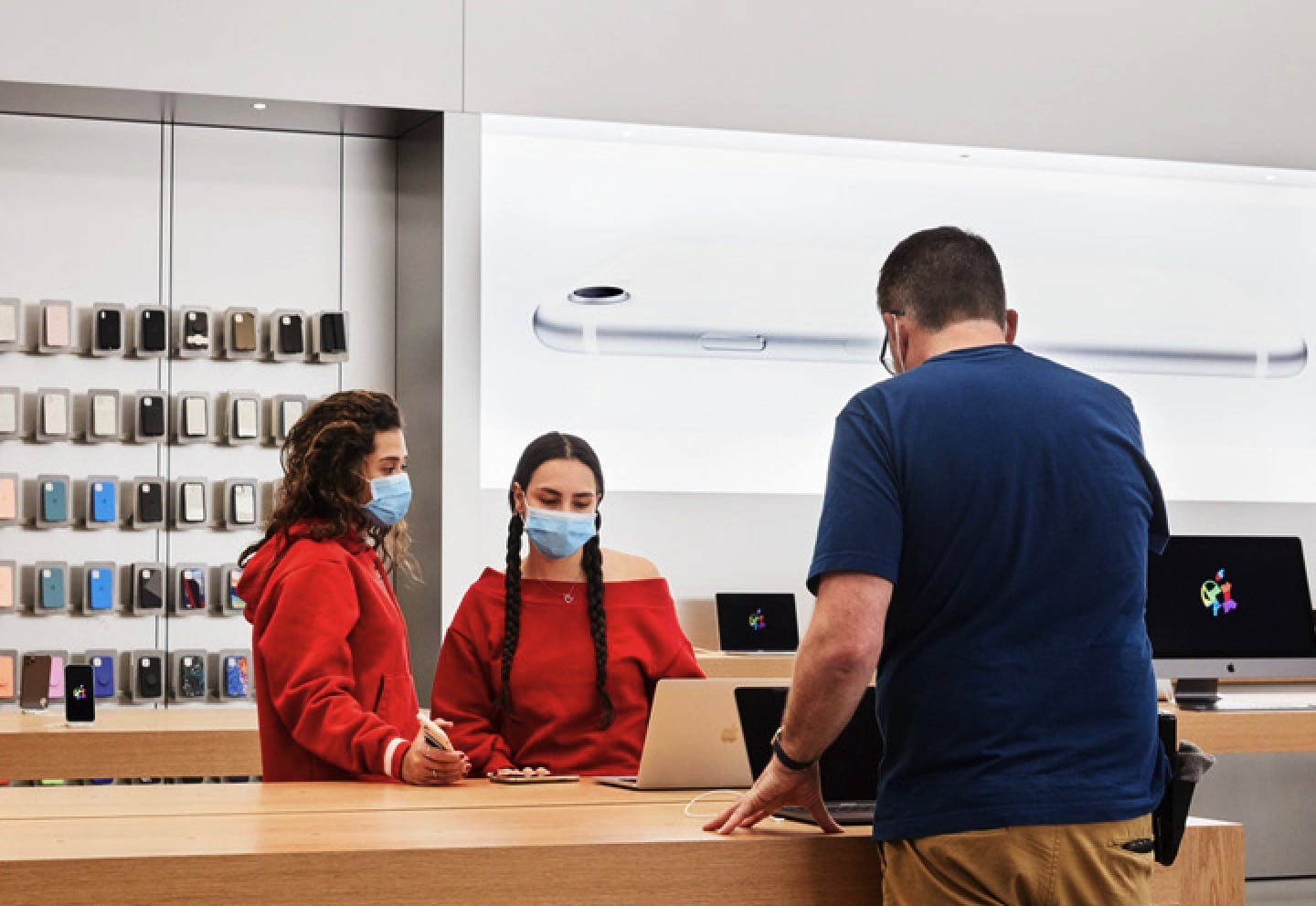 Apple Store reopening