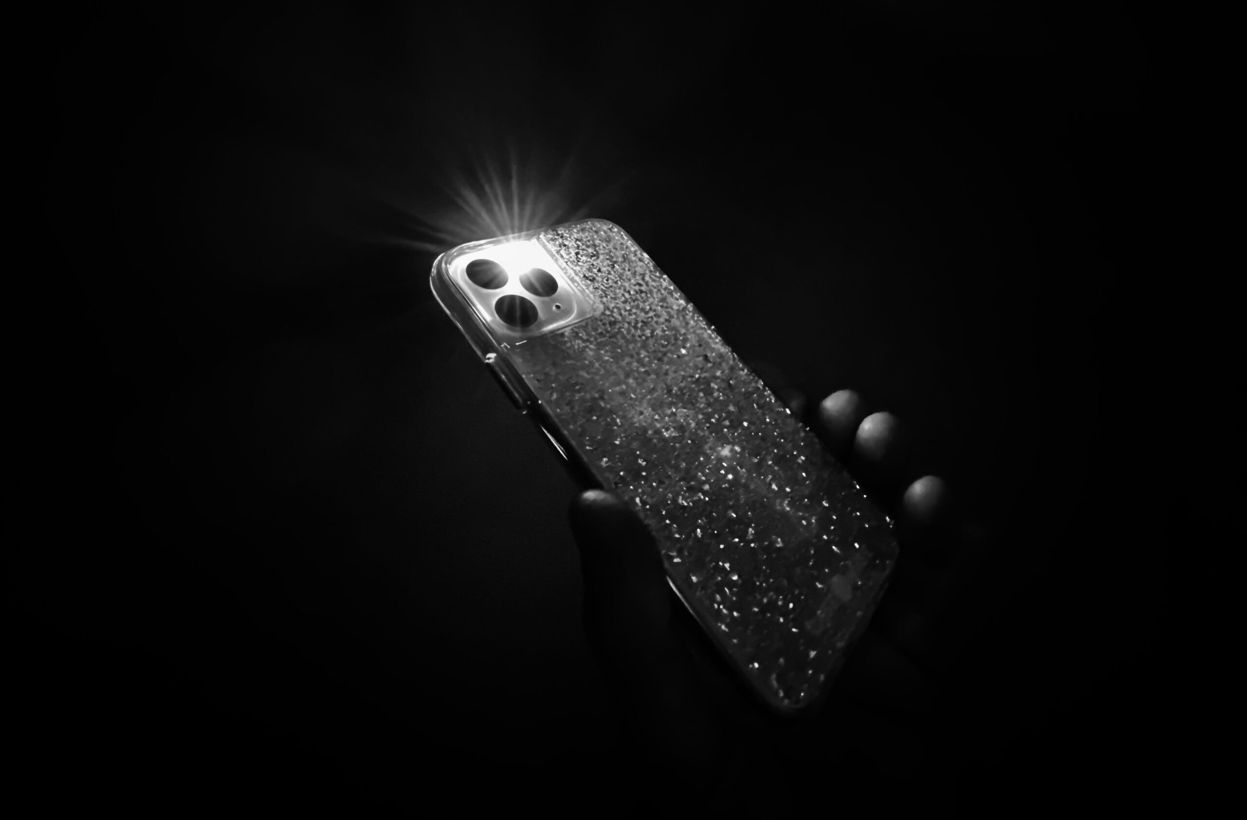 How to light up iPhone's flash from Apple Watch.
