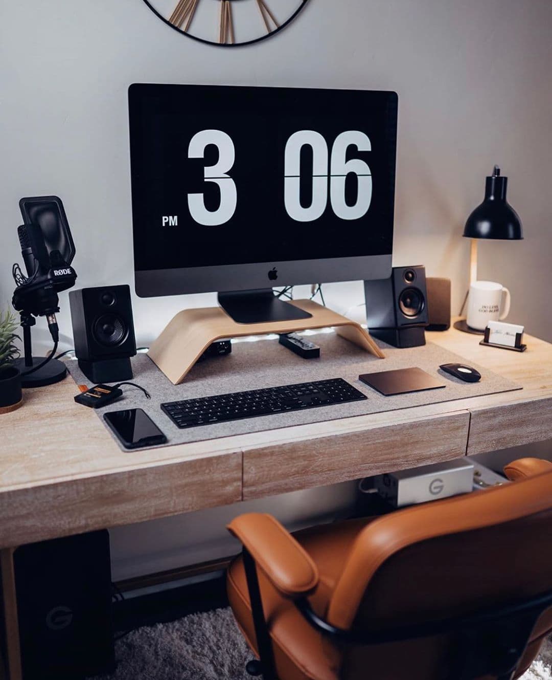 Jake Weisler's iMac Pro setup is totally pro.