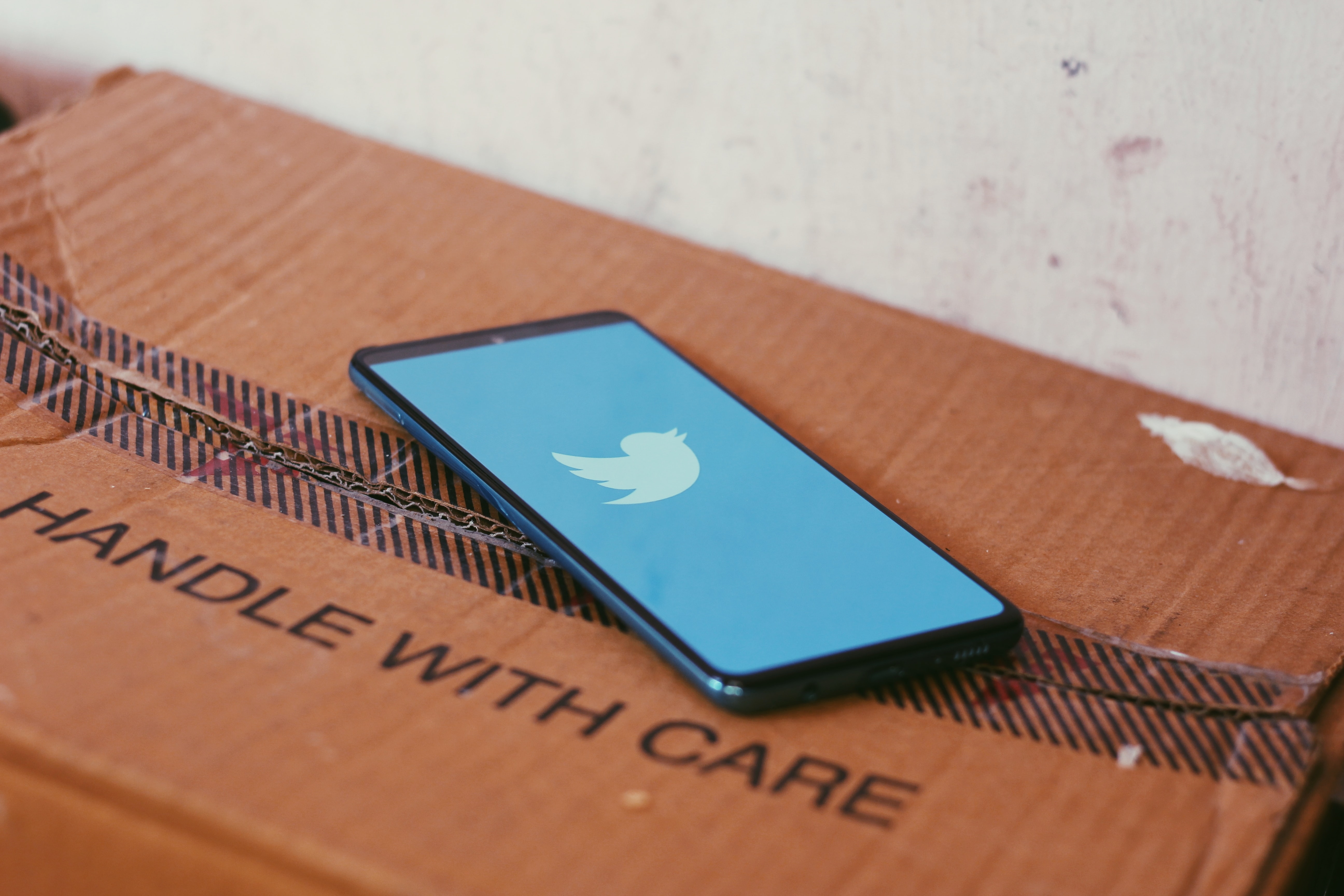 Apple's Twitter account and other high-profile accounts hacked in massive Bitcoin scam.