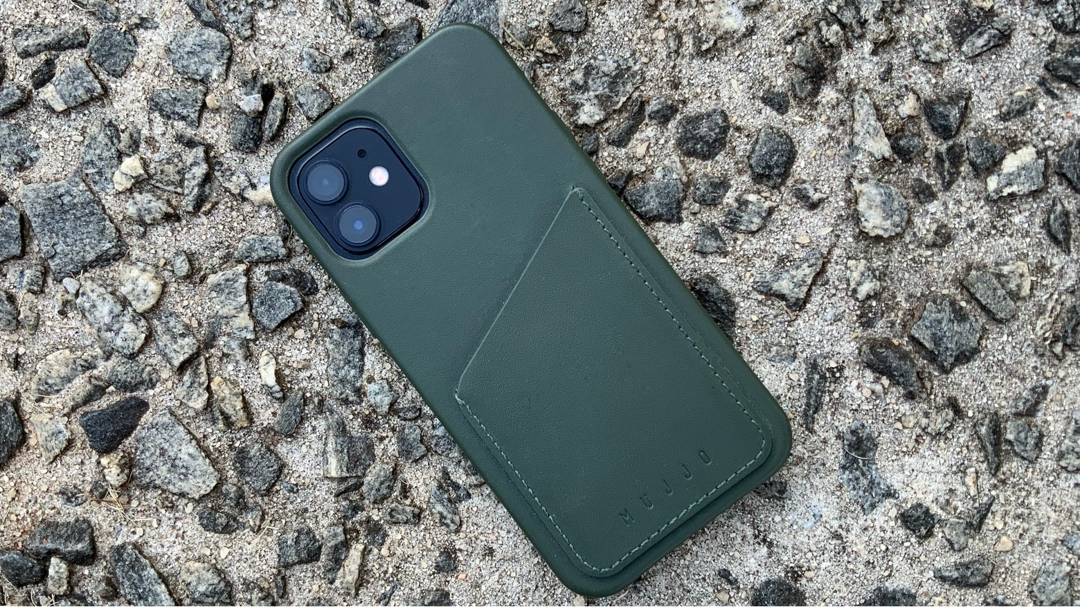 Mujjo Full Leather Wallet Case for iPhone 12 review