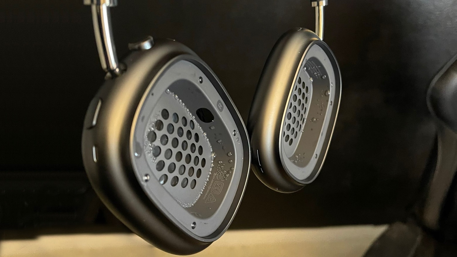 AirPods Max users complain of condensation inside headphones: Water collected inside one user’s AirPods Max ear cups after really extended wearing.