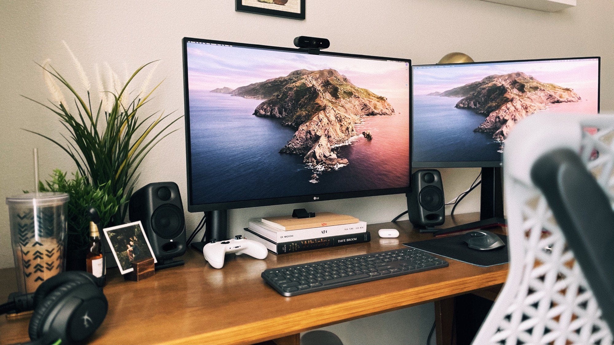 A new 32-inch monitor works wonders for WFH and gaming setup.