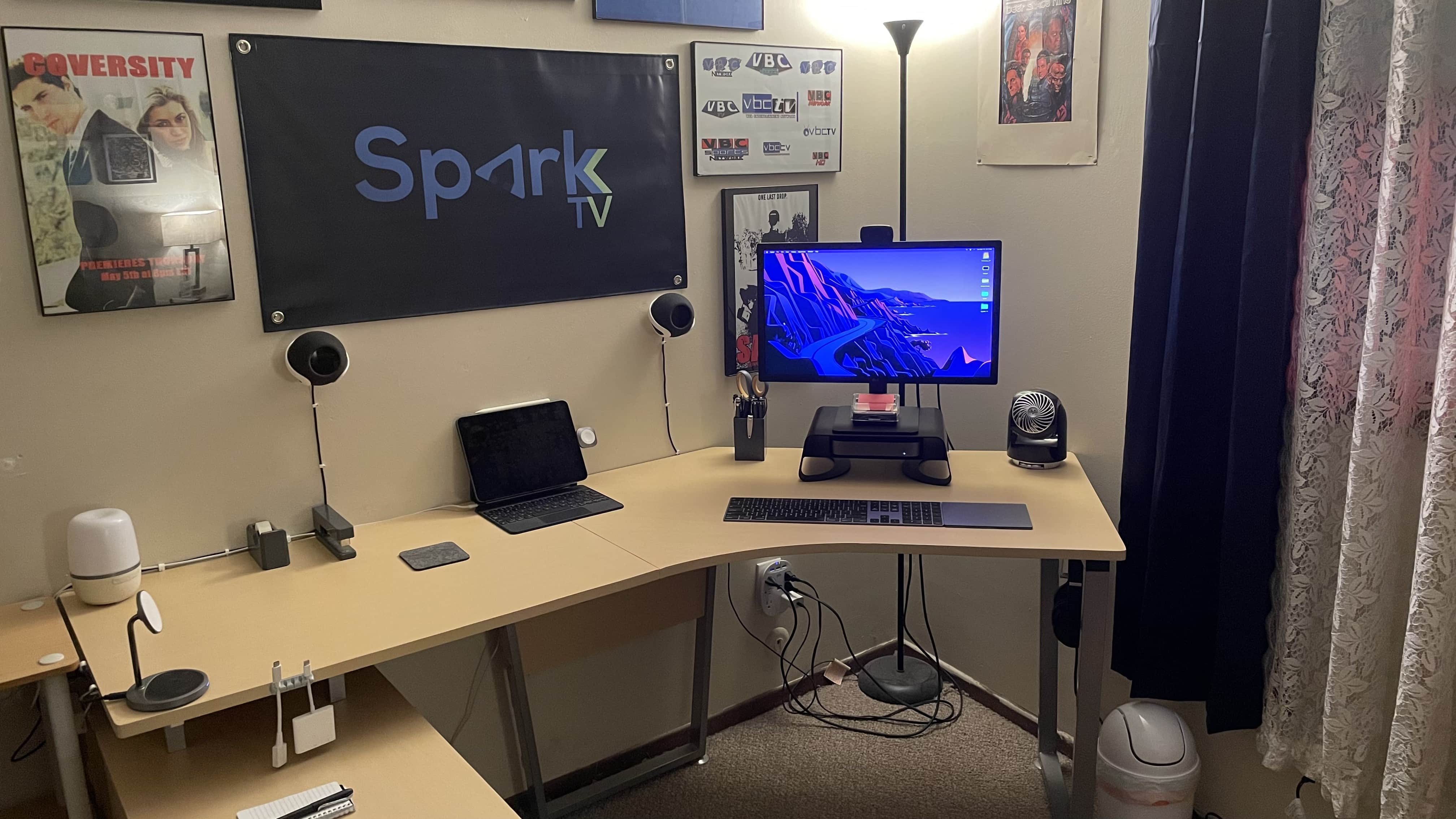 Paired HomePod mini setup draws cable-management flak