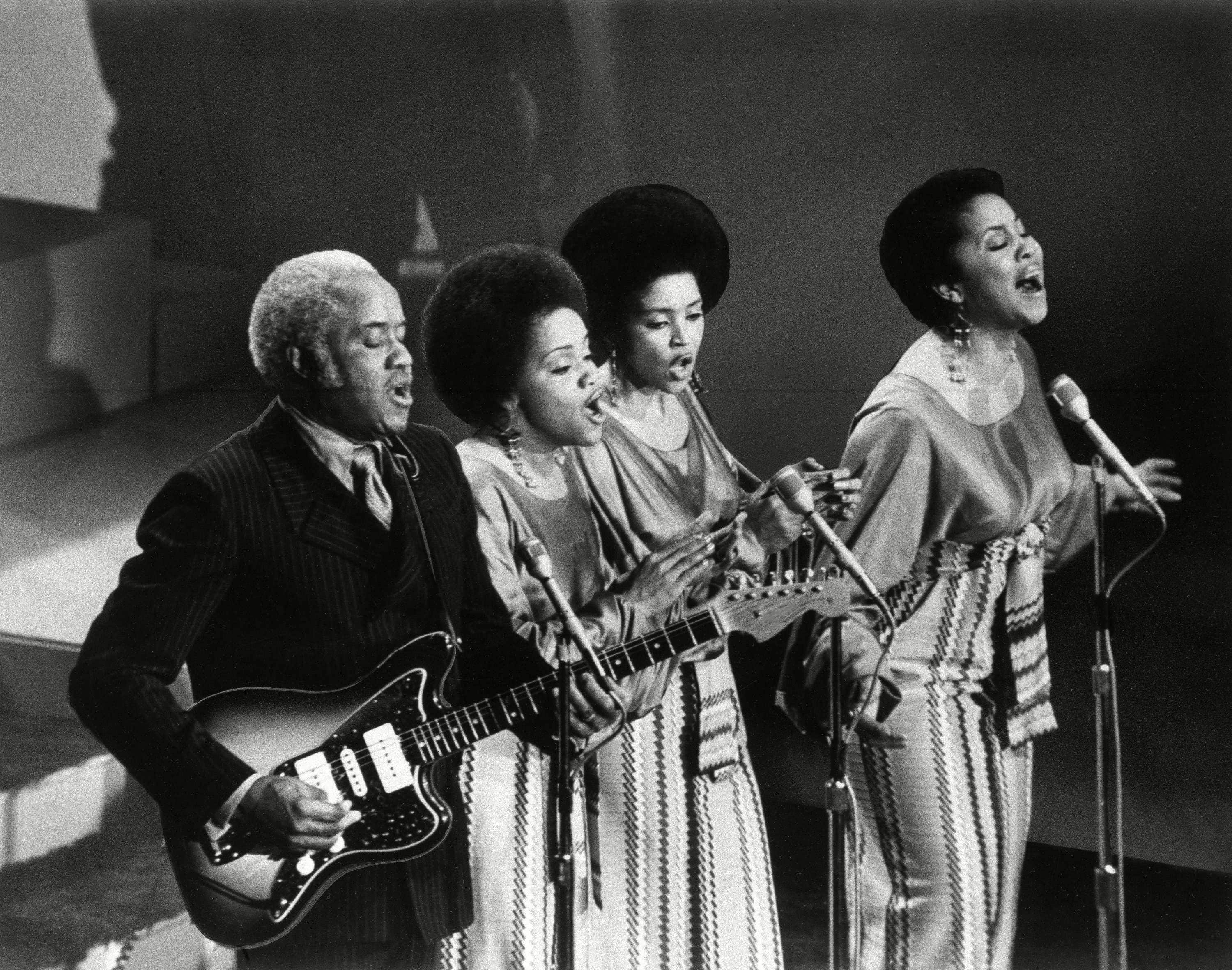 The Staples Singers in 1971: The Year That Music Changed Everything