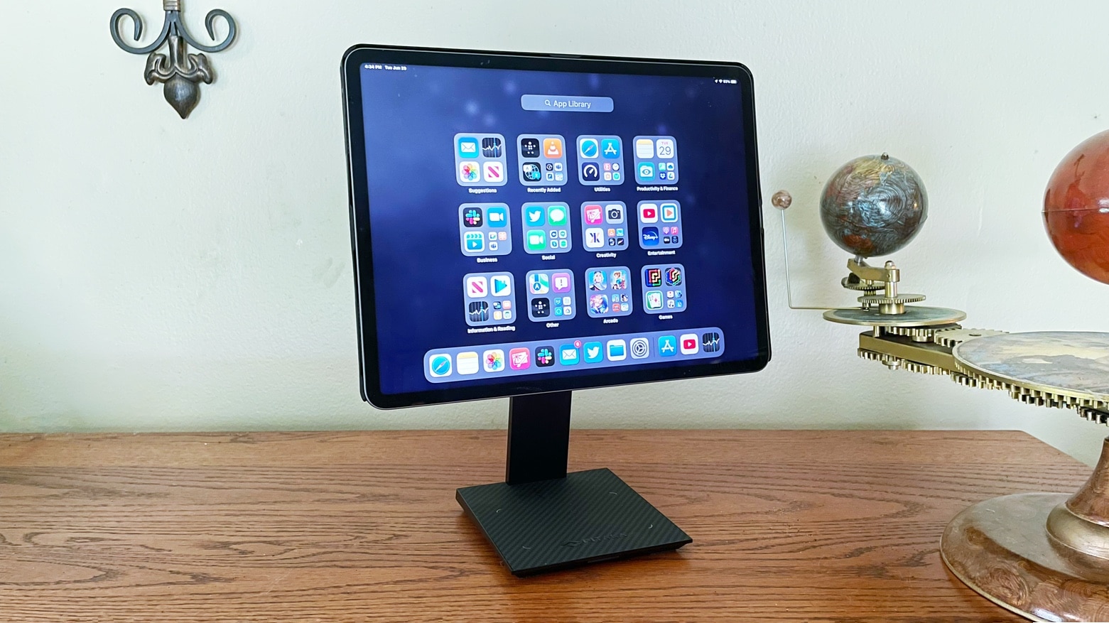 Pitaka MagEZ Stand for Tablets, MagEZ Case and MagEZ Folio review