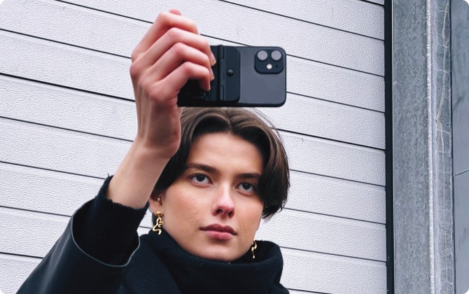 The Fjorden iPhone grip and MagSafe-compatible case turn your phone into a DSLR.