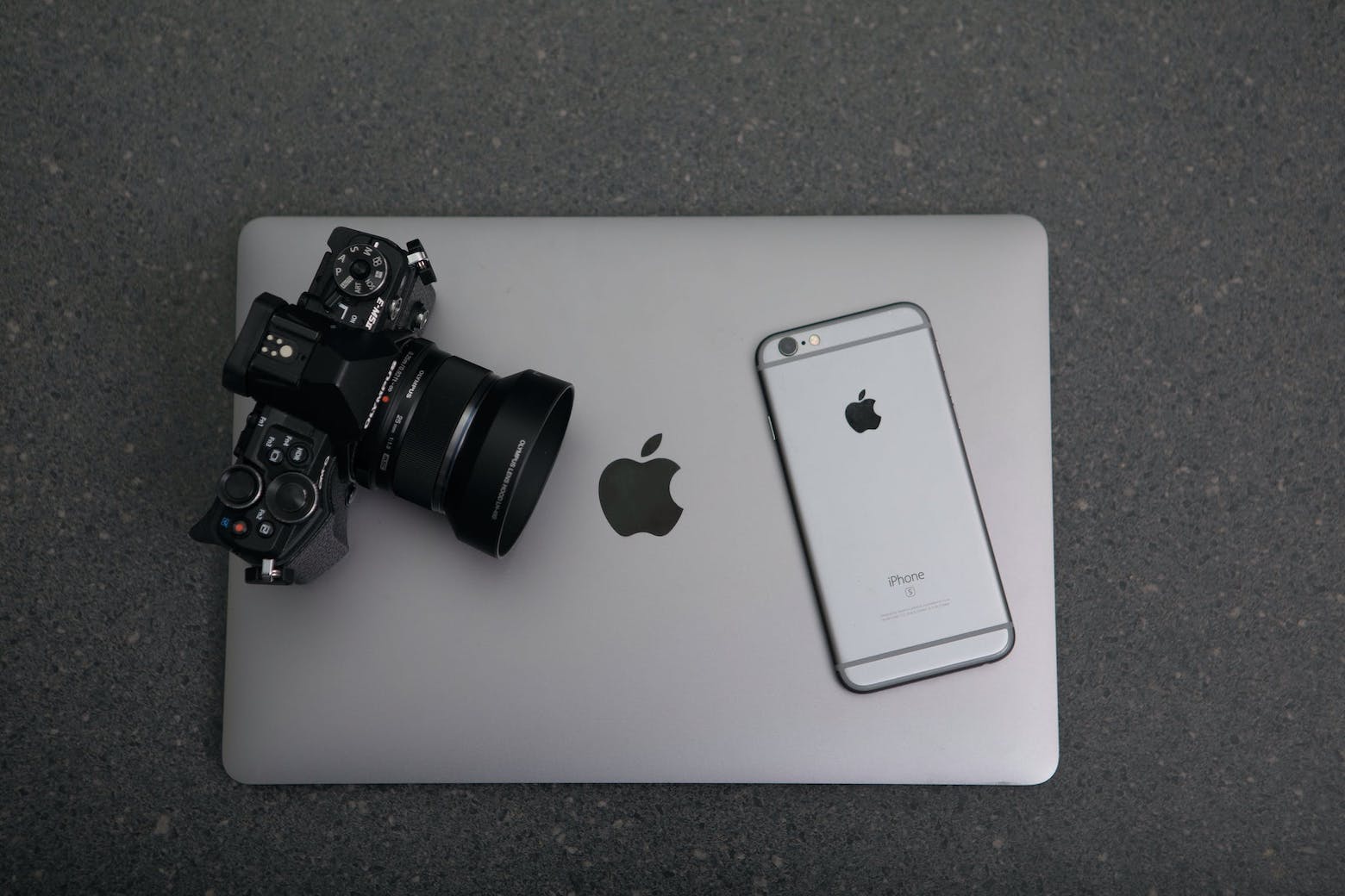 Learn to take professional photos with this bundle