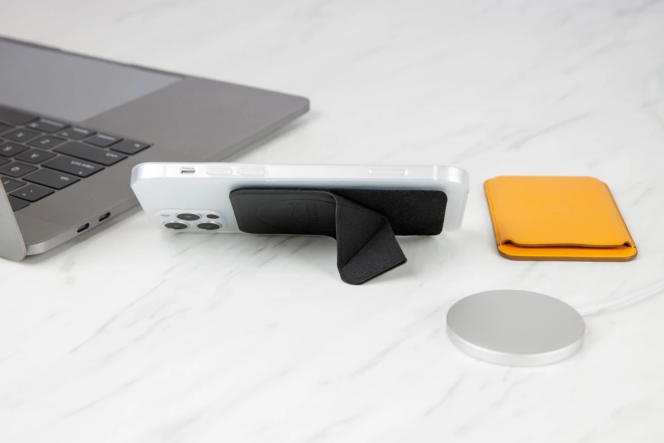 MagStand for iPhone