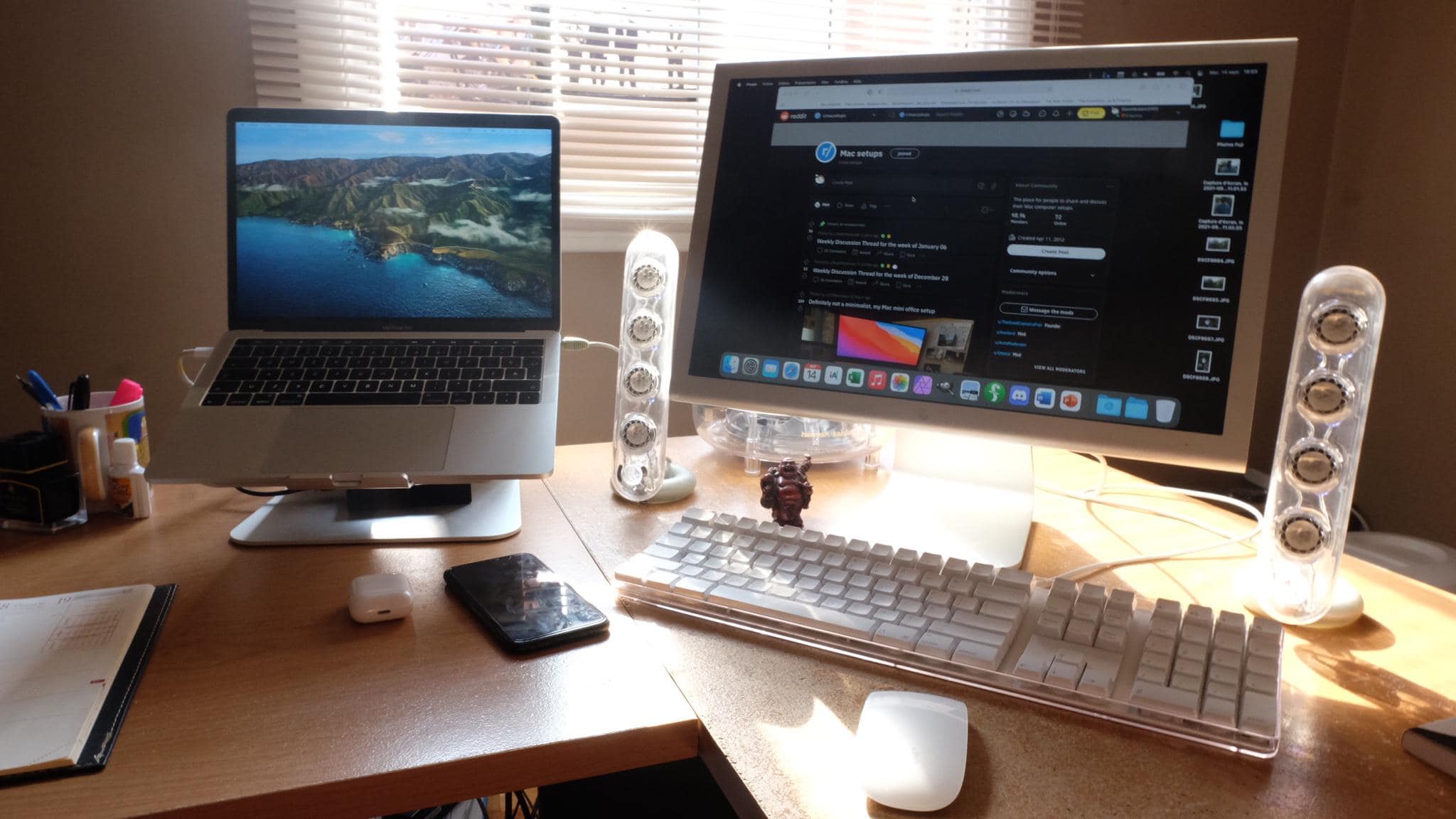 The Apple Cinema Display is nice, but the Harmon Kardon Soundsticks really grab the eye.