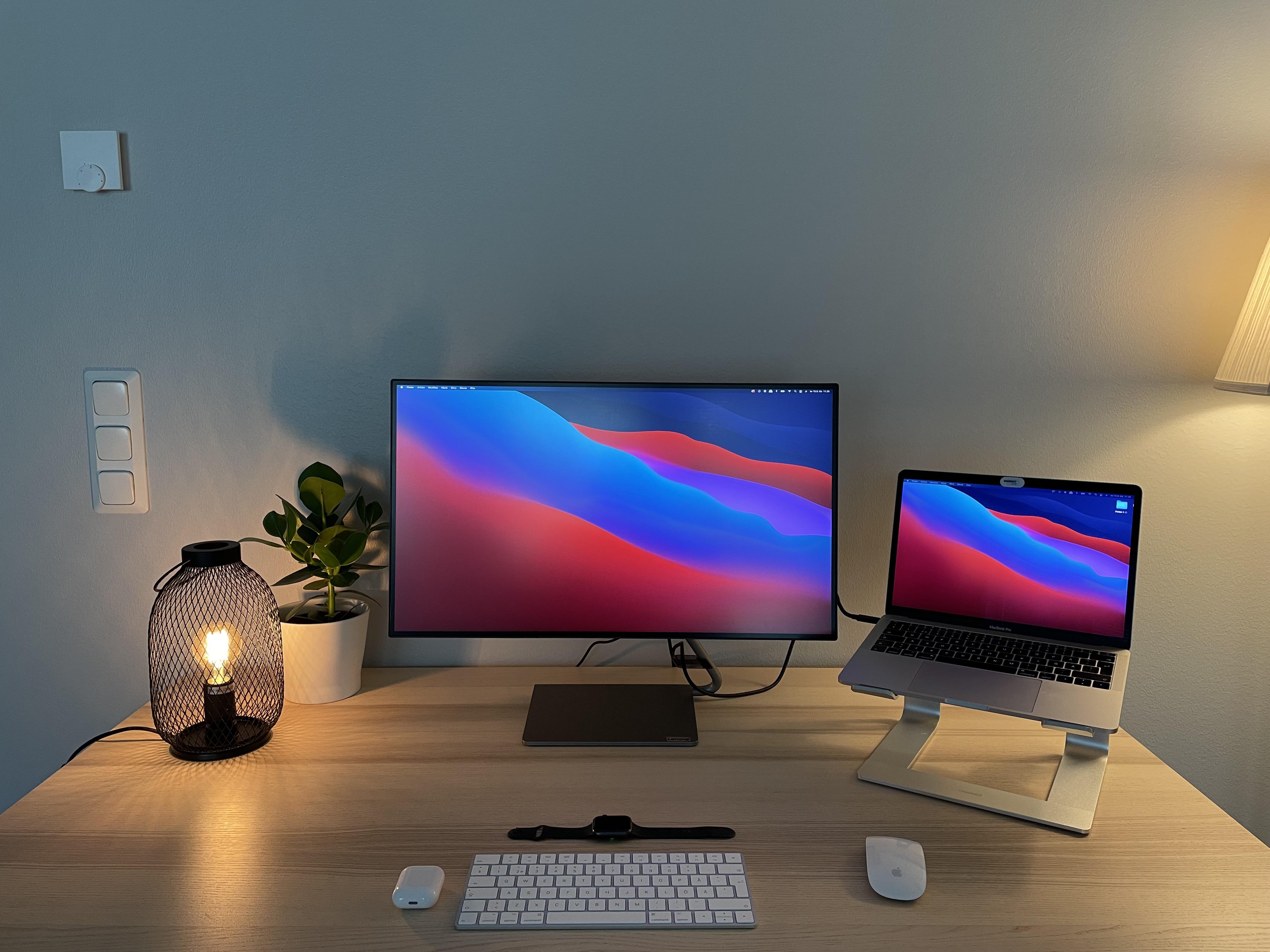 A finance and accounting student in Finland uses this computer setup.