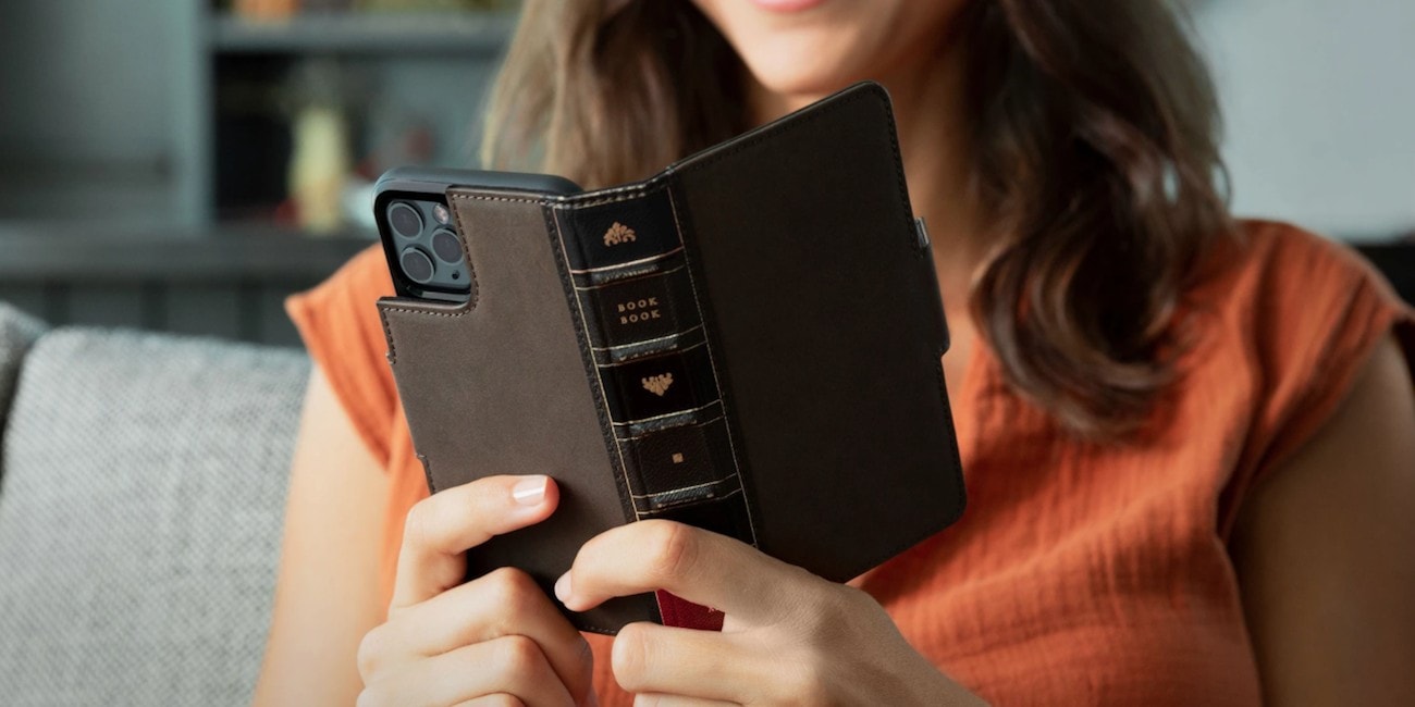 Is it a great read? No, it's an iPhone 13 and some credit cards.