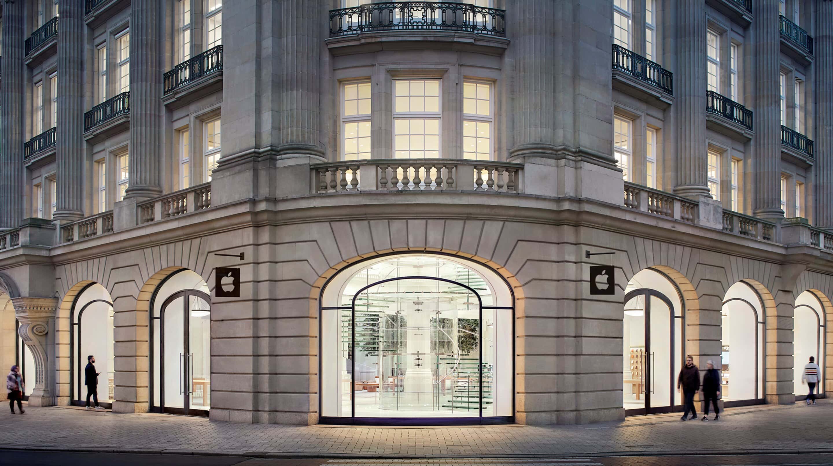 Apple Leidseplein store in Amsterdam