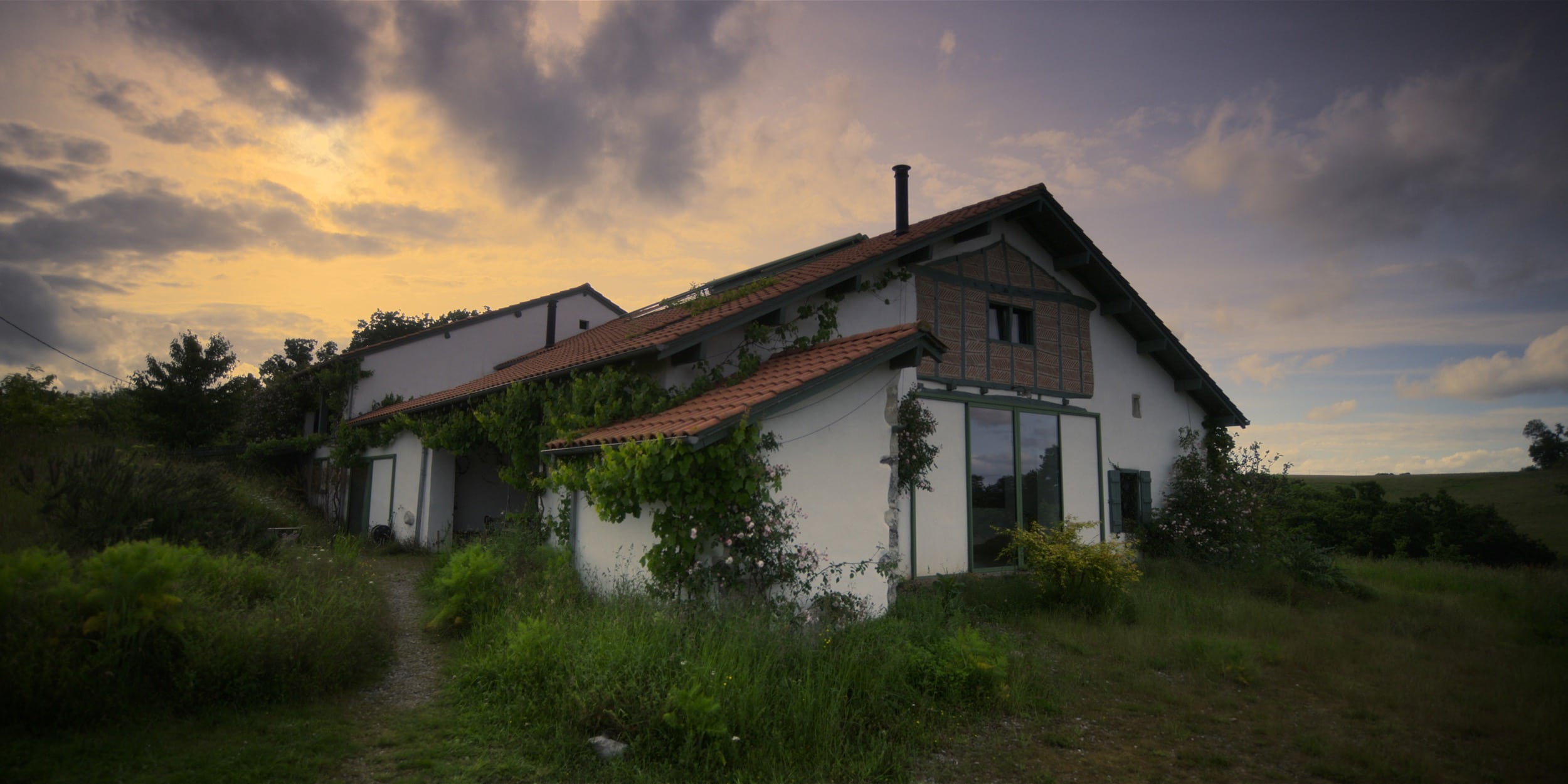 Home review Apple TV+: A sprawling 17th-century home in France gets remade on the inside.