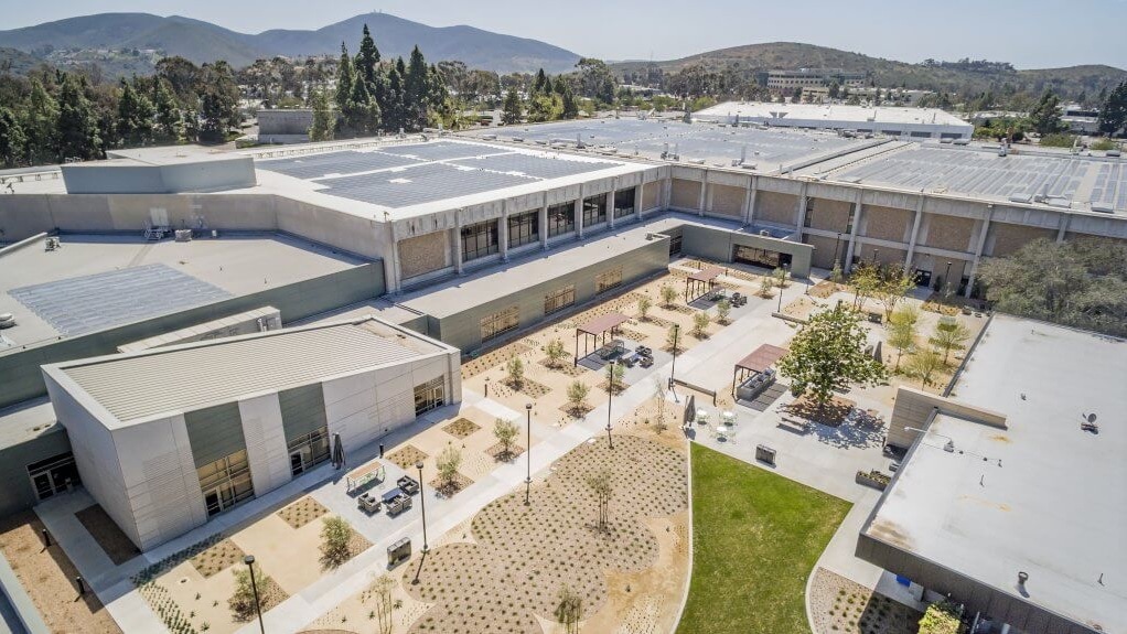 Apple buys 67-acre corporate center for new San Diego campus