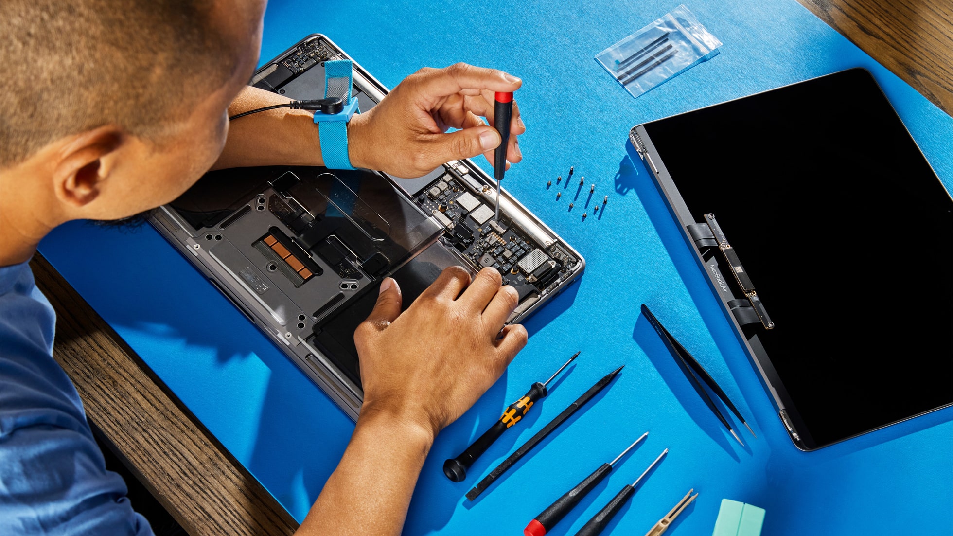 Apple offers parts and tools needed to fix your own MacBook