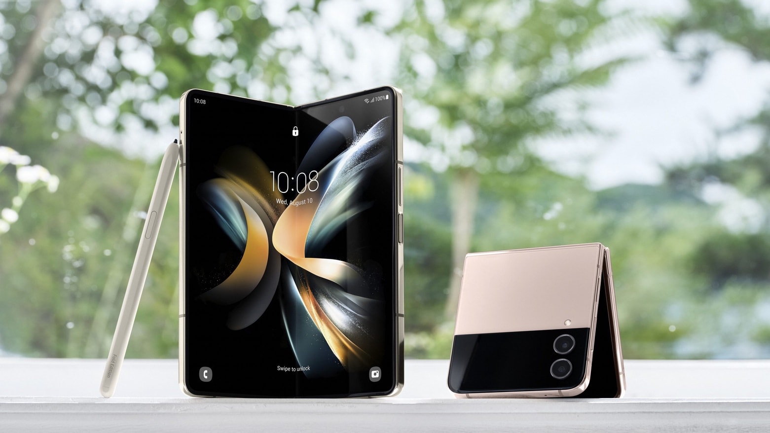 Samsung's flawed, foldable Androids show why folding iPhone remains years away