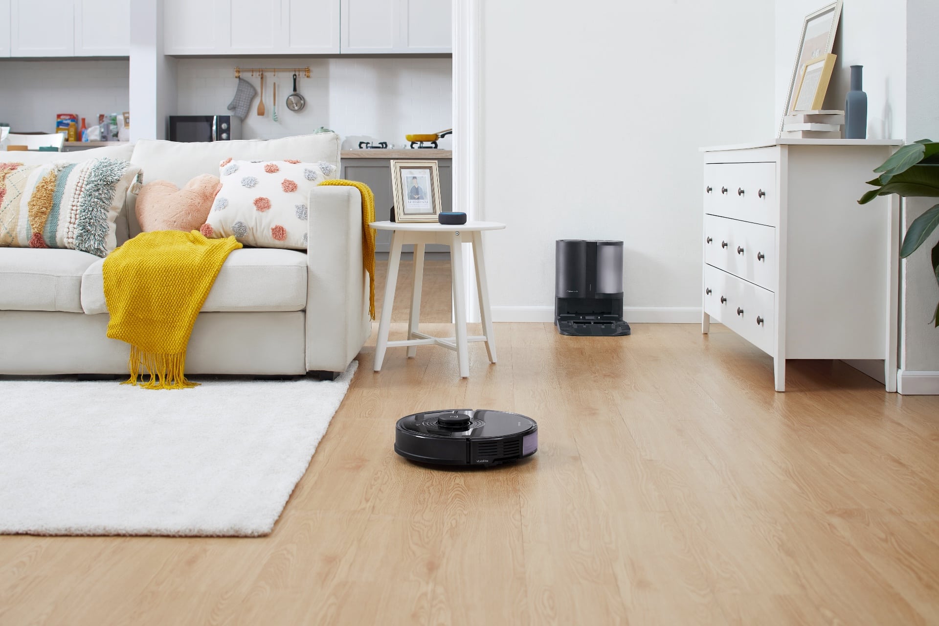 The Roborock S7+ can automatically switch from mopping floors to vacuuming carpets.