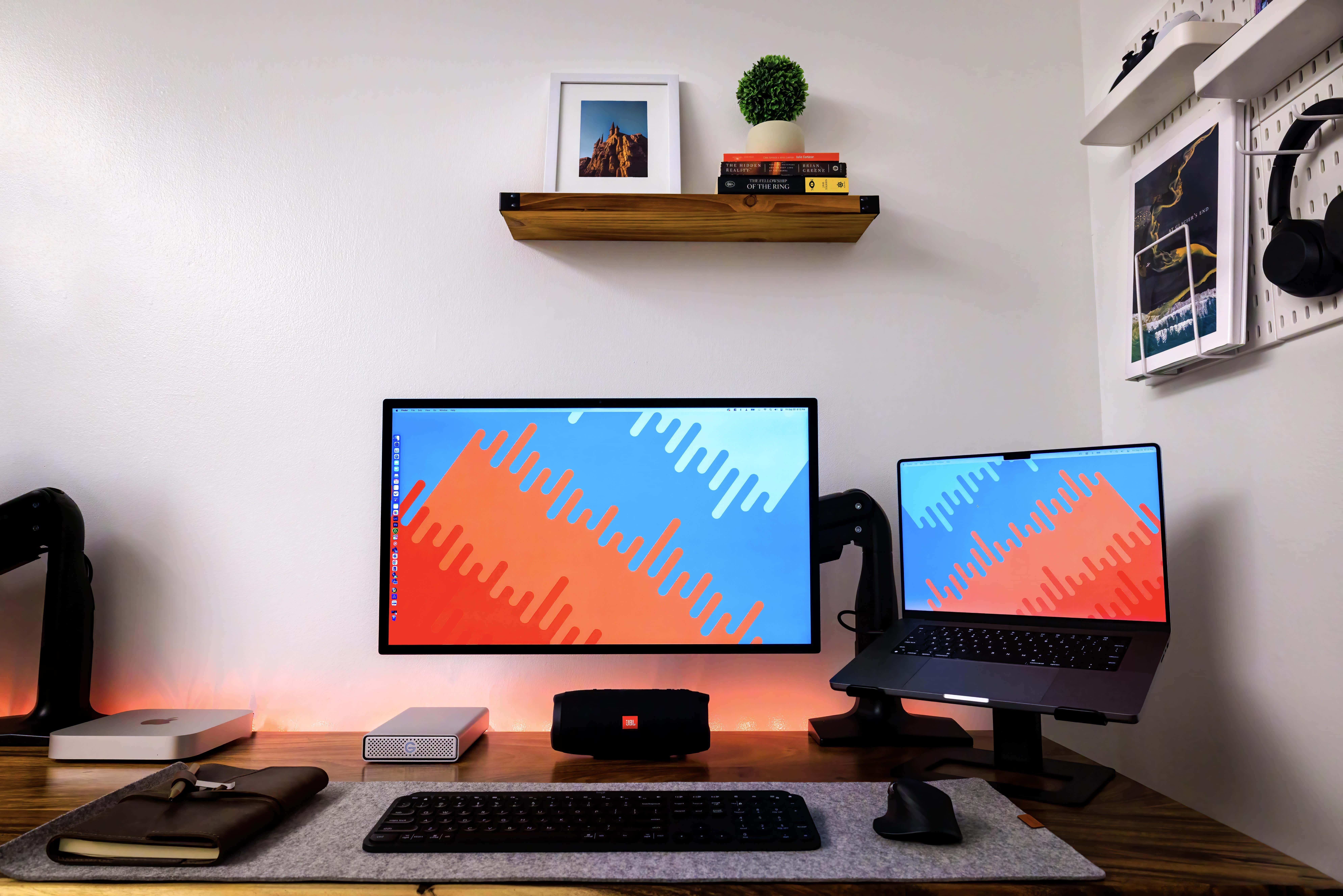 A powerful M1 Max MacBook and Studio Display have no trouble with World of Warcraft.