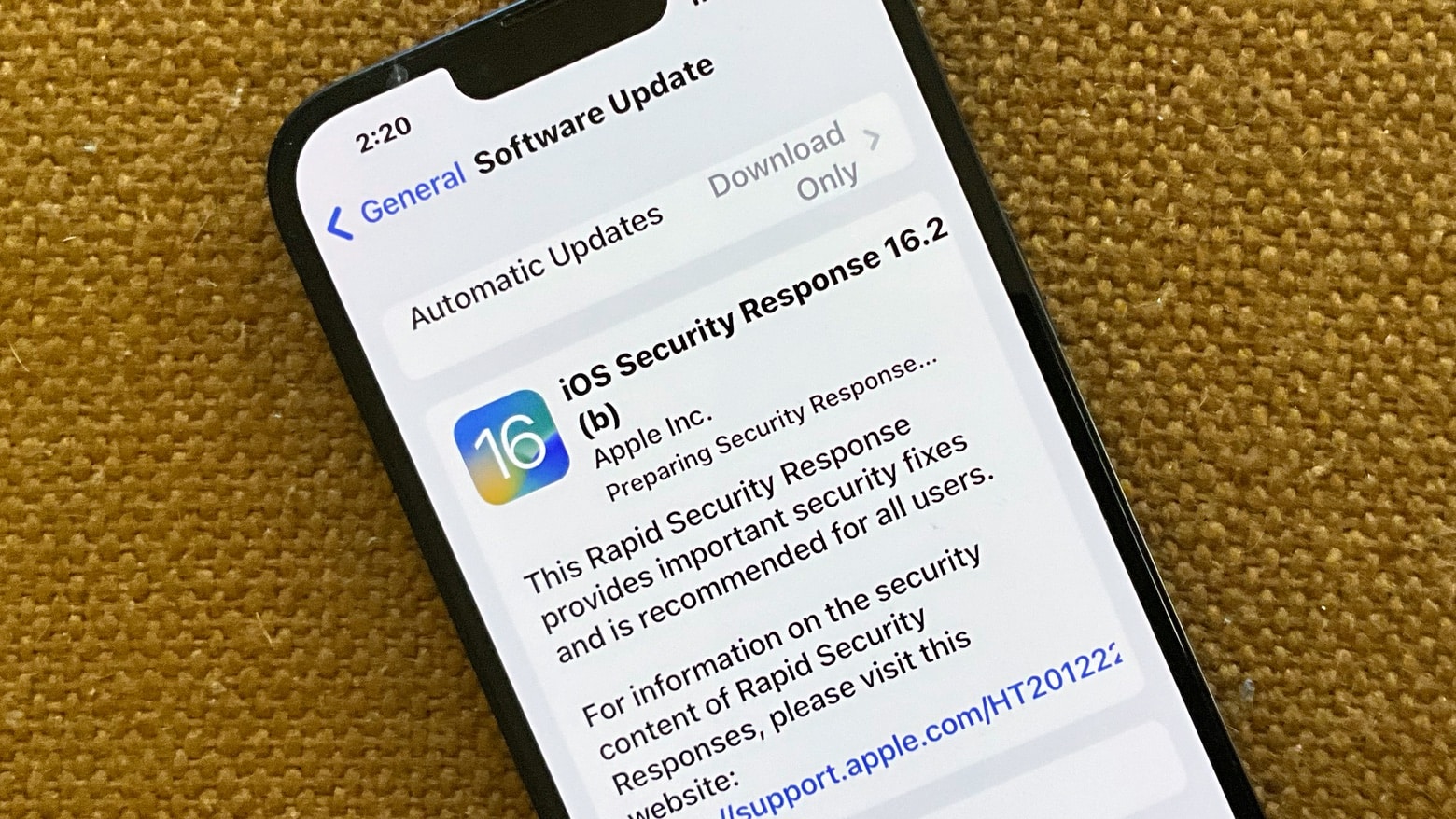 Apple tests iPhone bug-fix system that doesn't require iOS updates