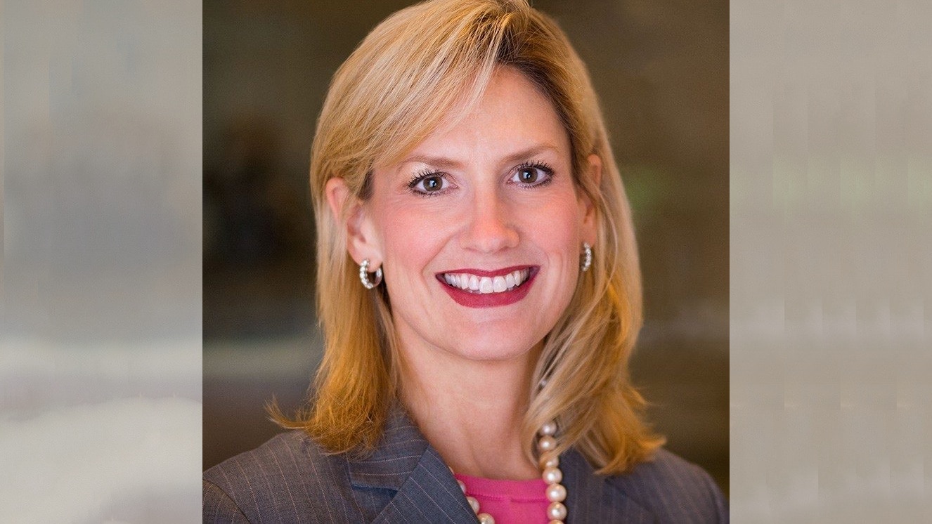 Apple hires new head of HR