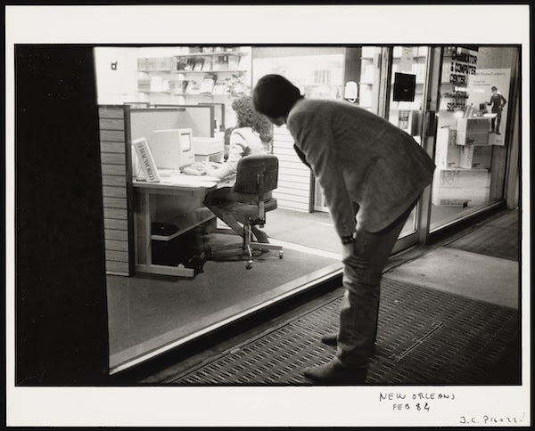 The Steve Jobs Archive shared this photograph from 1984, when he was 28, spotting a Mac user on a New Orleans street.