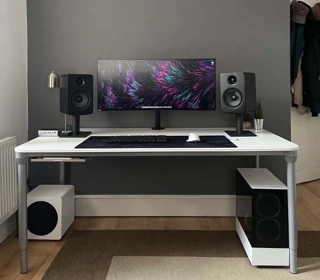 It's an exceptionally clean setup. Even 