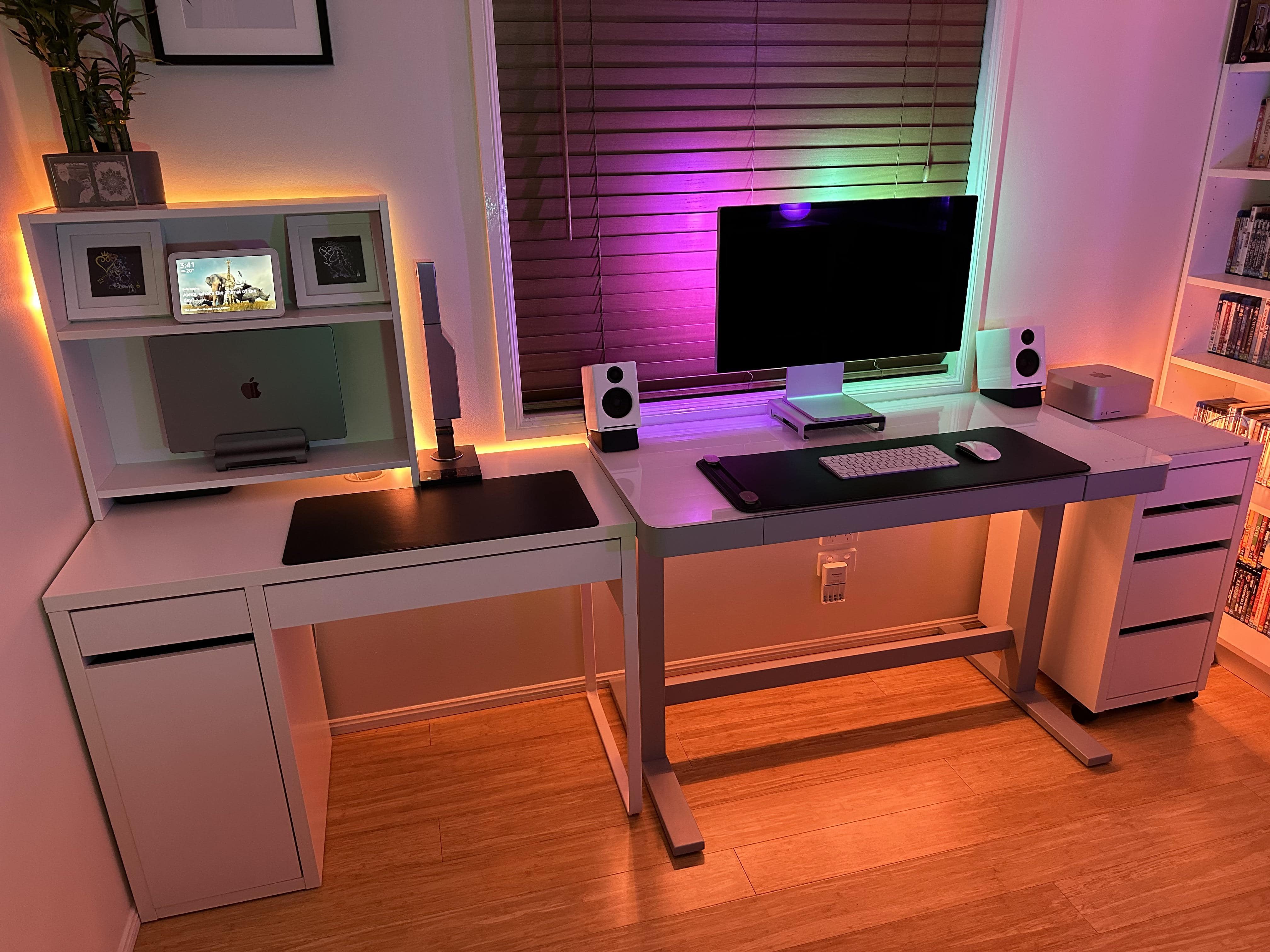 This handsomely compartmentalized setup gets its computing power from a maxed-out Mac Studio and a MacBook Pro.