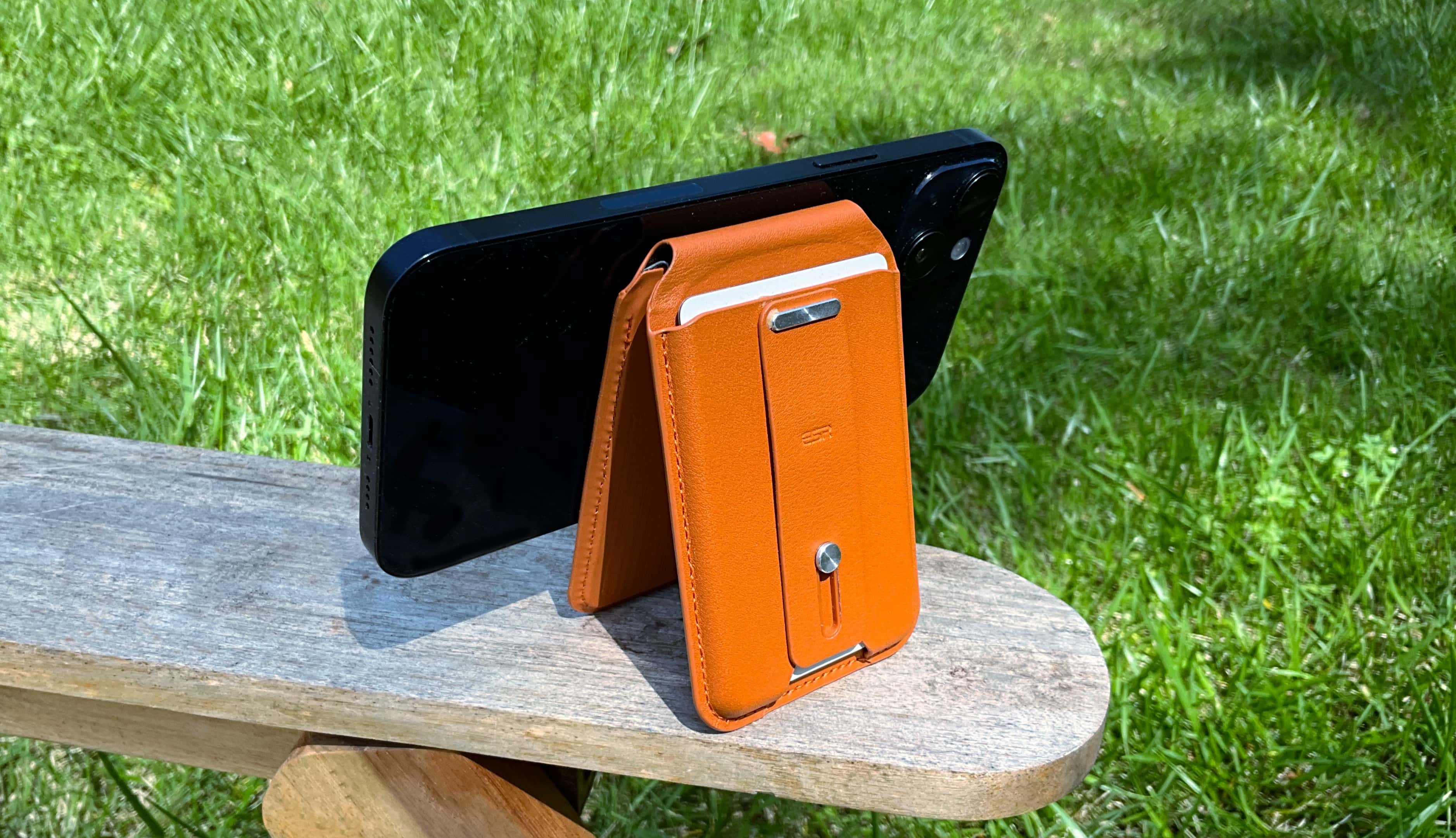 ESR HaloLock Geo Wallet Stand review