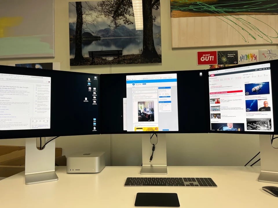 Al Gore was using Cinema Displays, but you get the idea. See Gore in the photo below.