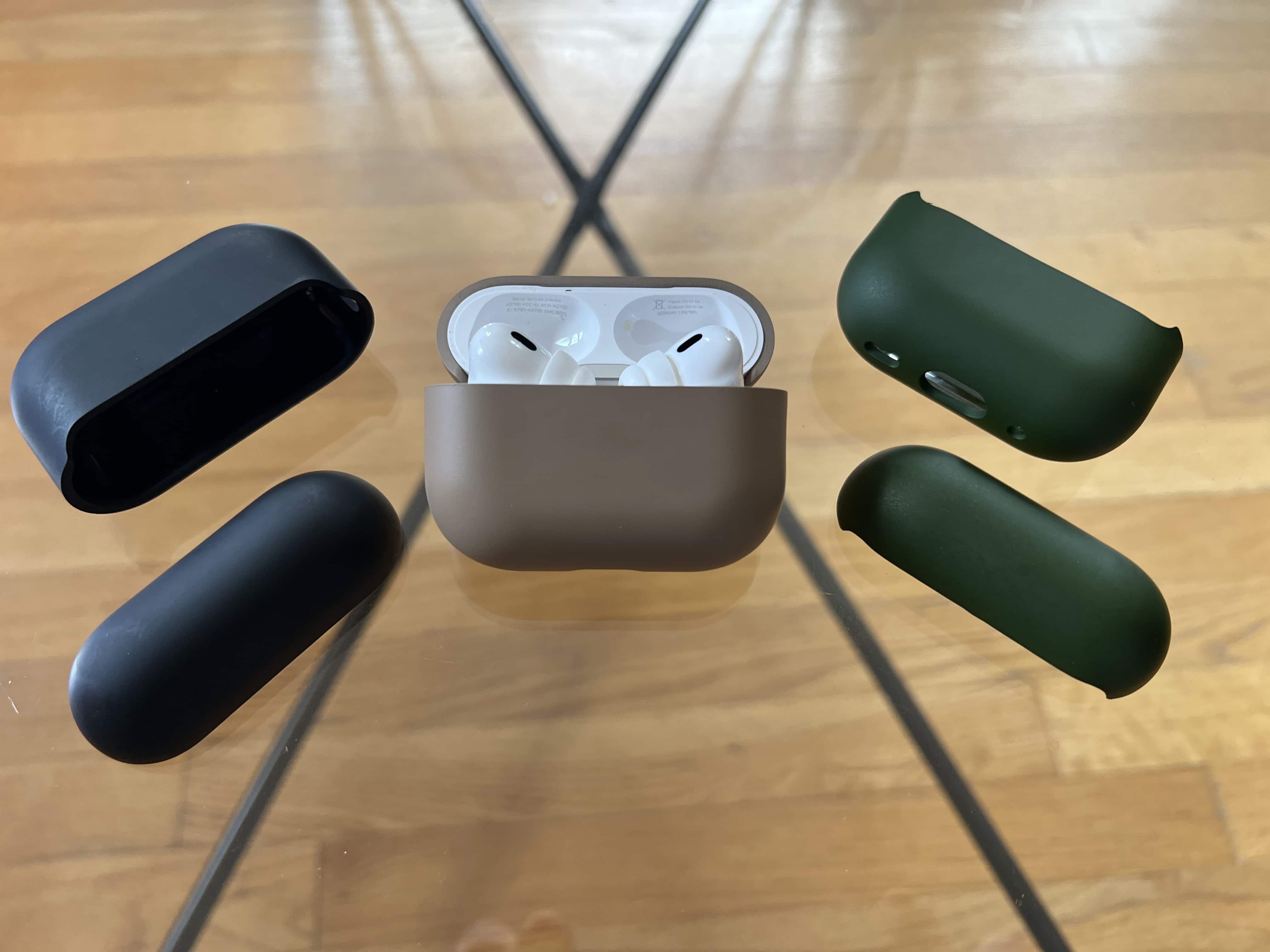 You can get the case in black, beige or green colors.