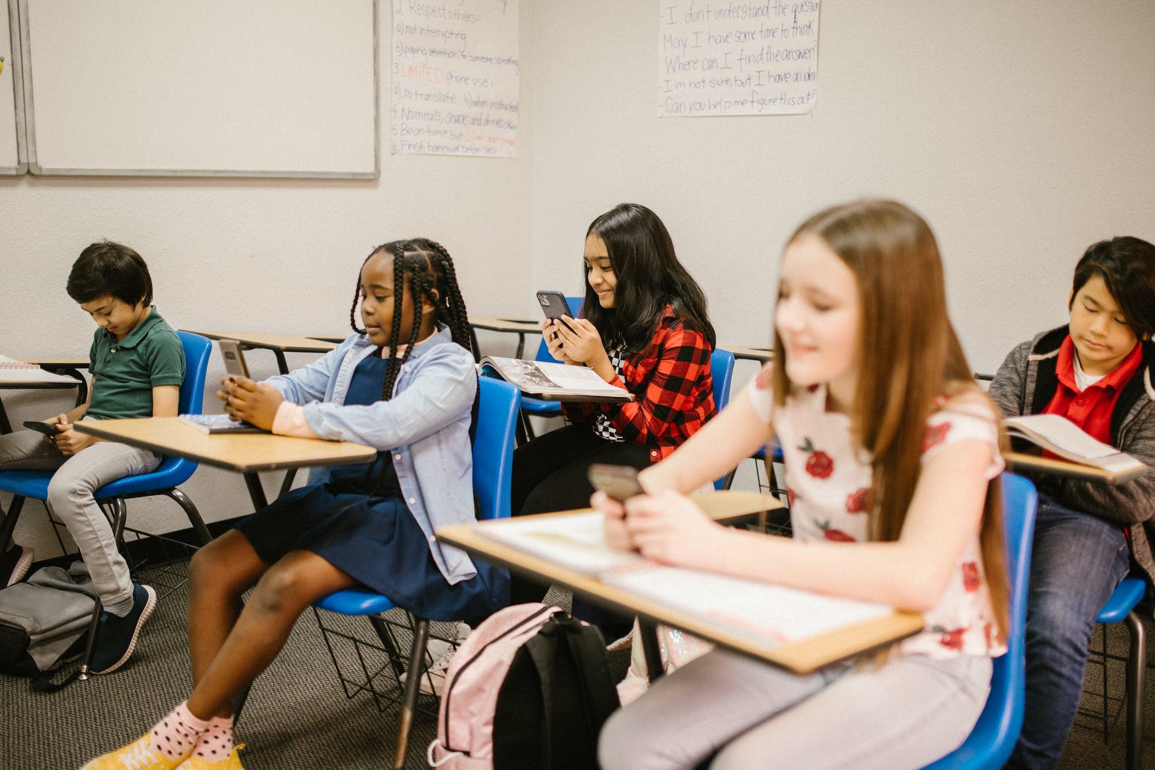 A ban would outlaw smartphones in schools during lessons and even on breaks.