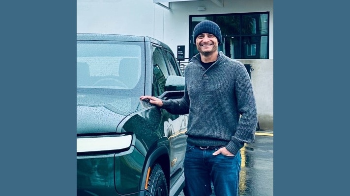 DJ Novotney, former Apple VP of Engineering, is headed off to EV-maker Rivian.