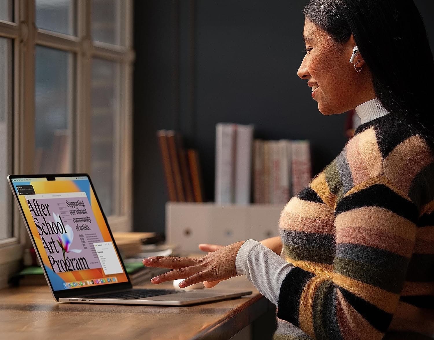 Woman uses 15-inch M2 MacBook Air