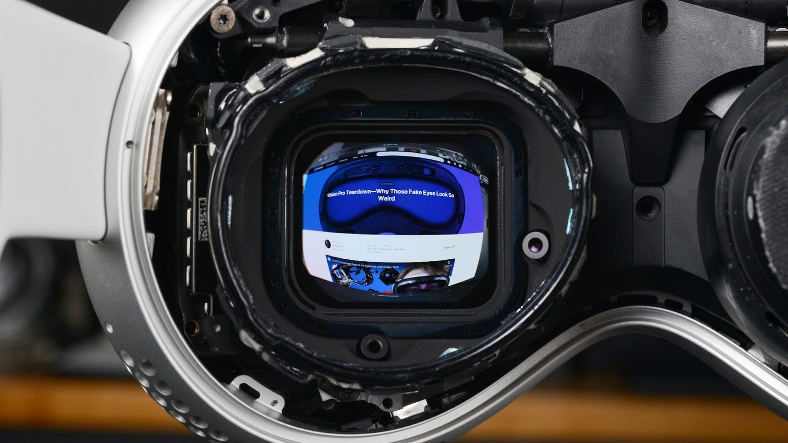 Apple Vision Pro teardown: Display screen