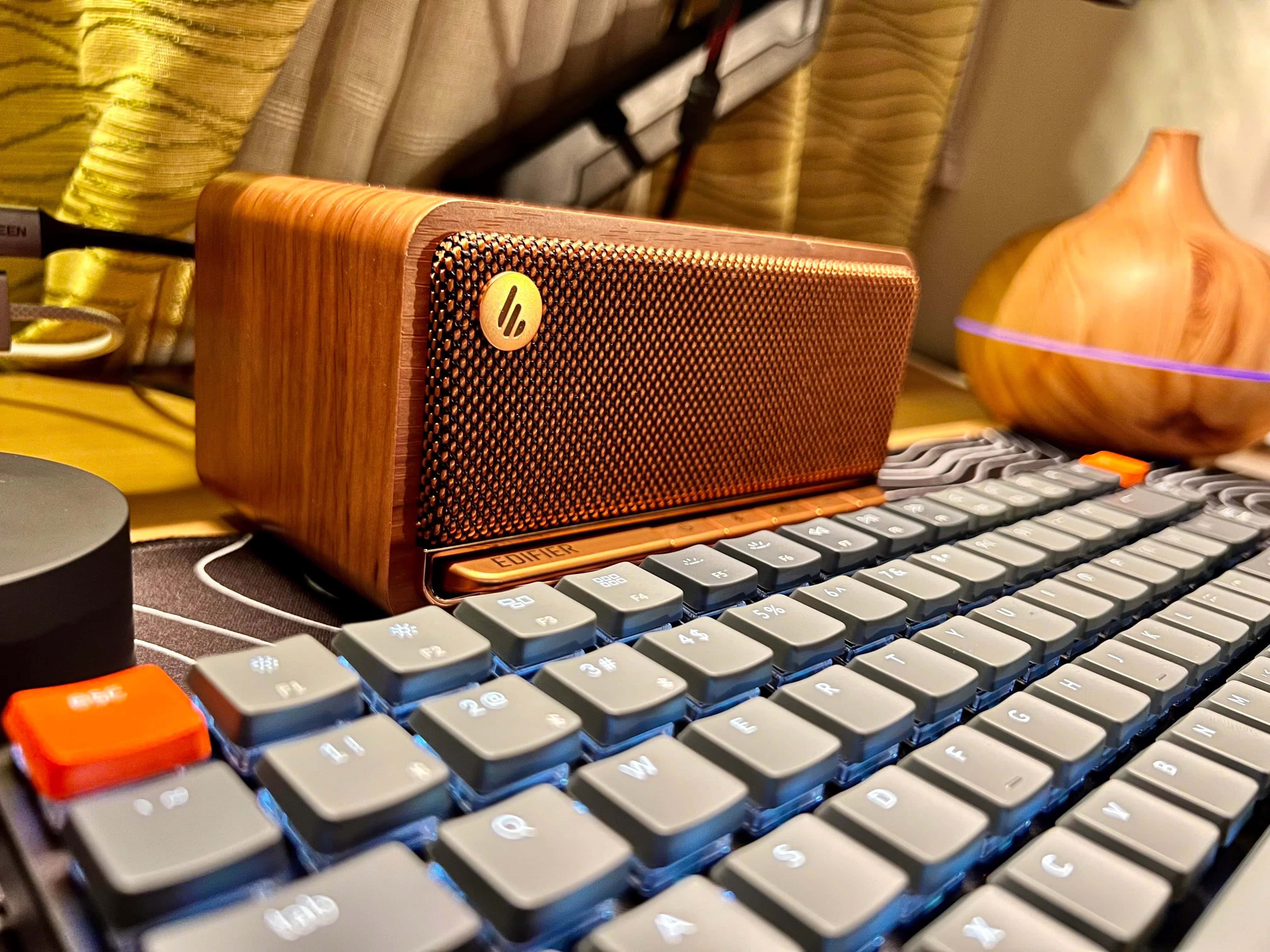 Edifier desktop speaker setup