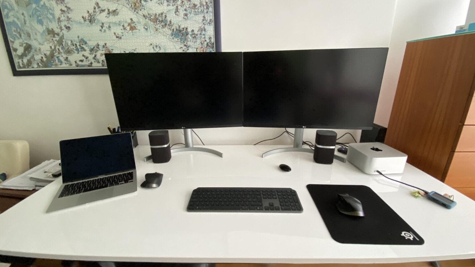 Bowers & Wilkins MM1 speakers setup