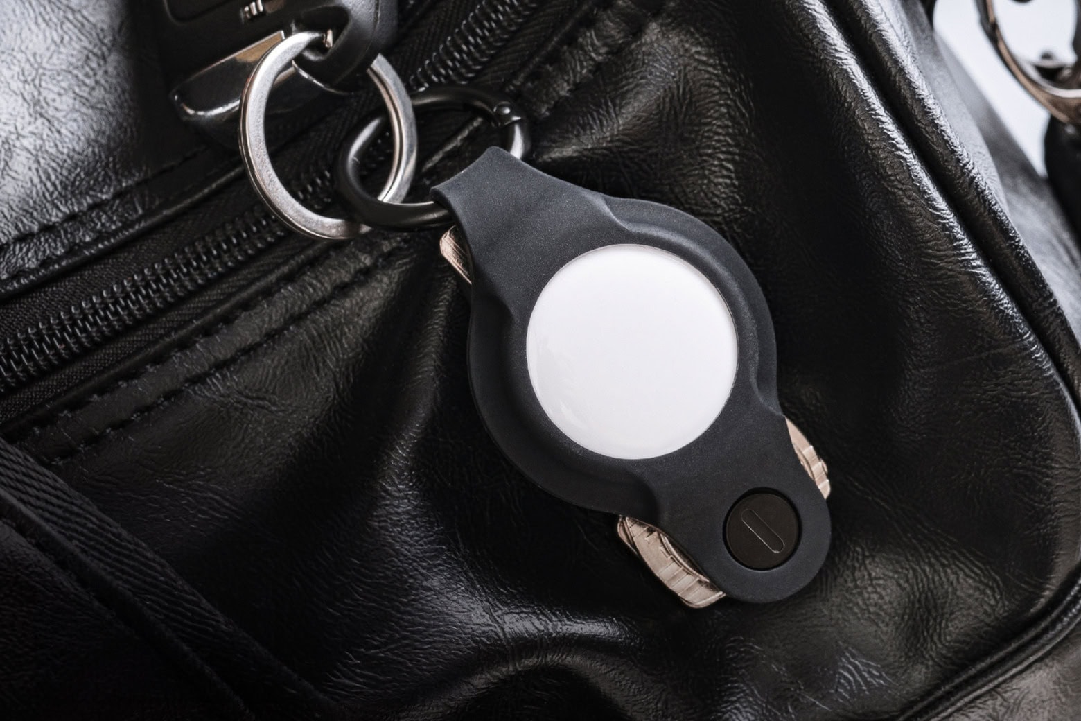 Product photo of KeySmart Air, an AirTag keychain holder.