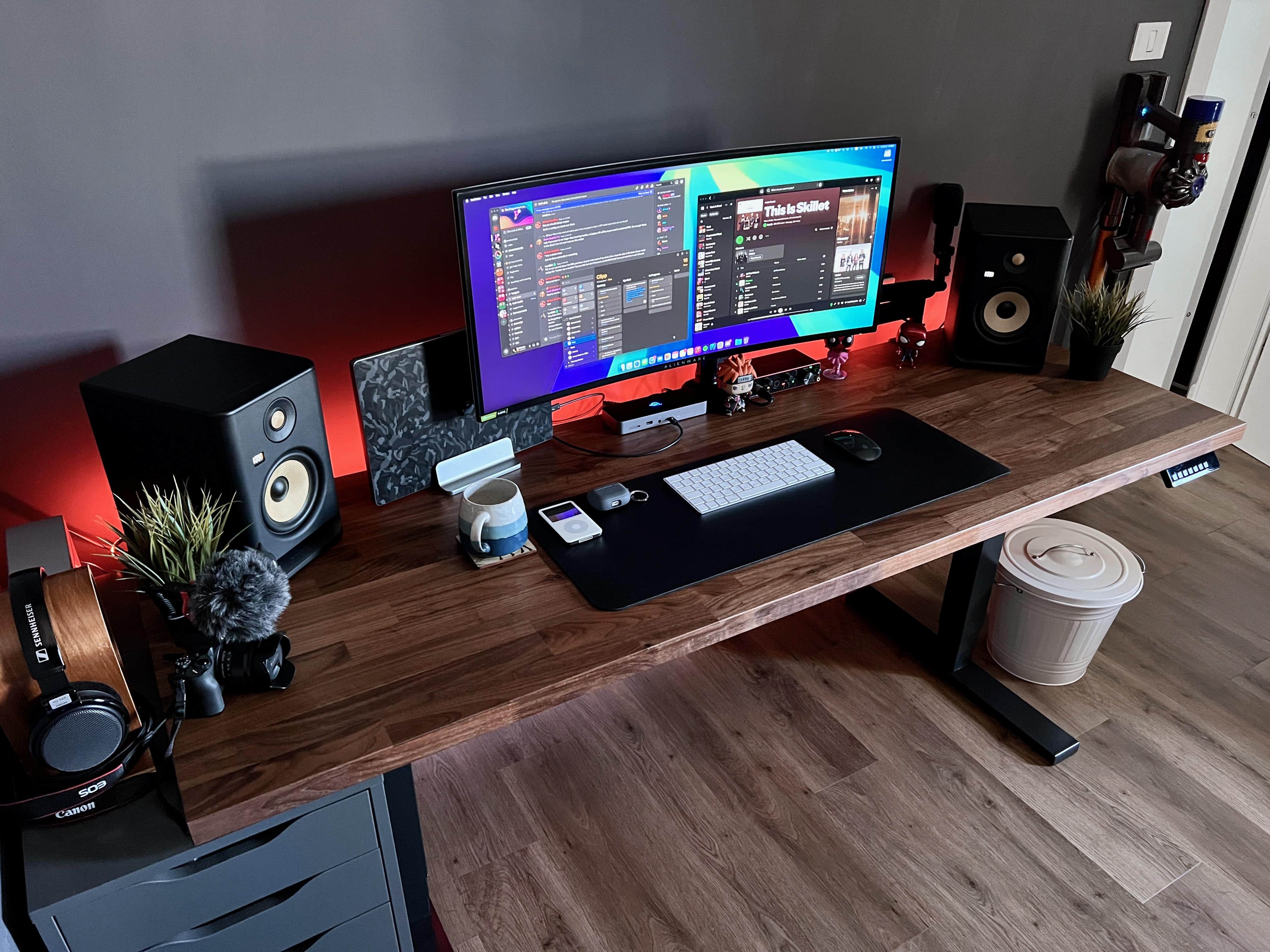 curved ultra-wide monitor setup