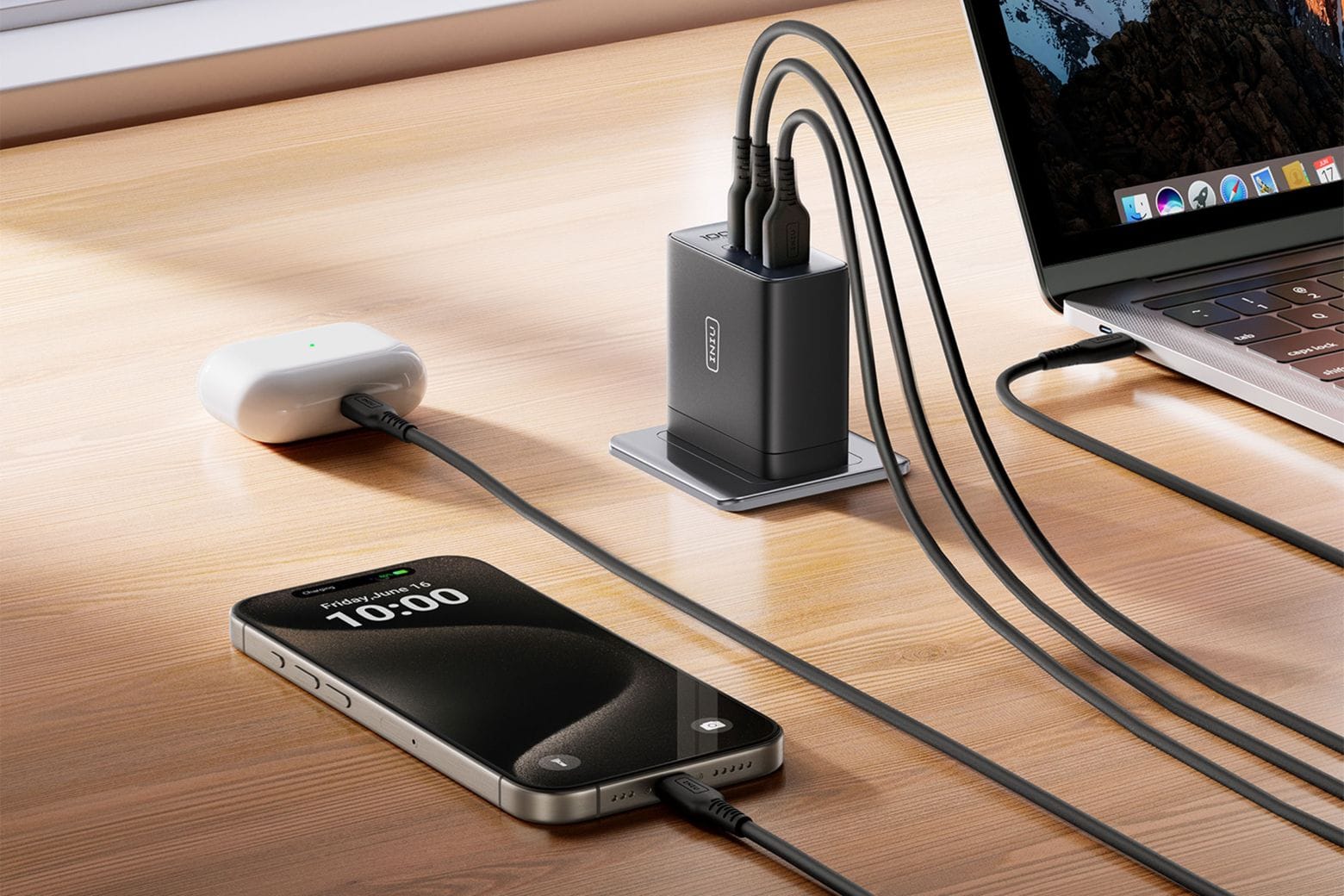 Multiple devices charged using a single Iniu Leopard 100W GaN charger