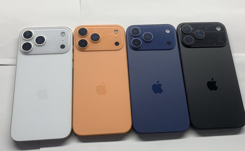 iPhone 17 Pro dummy unit