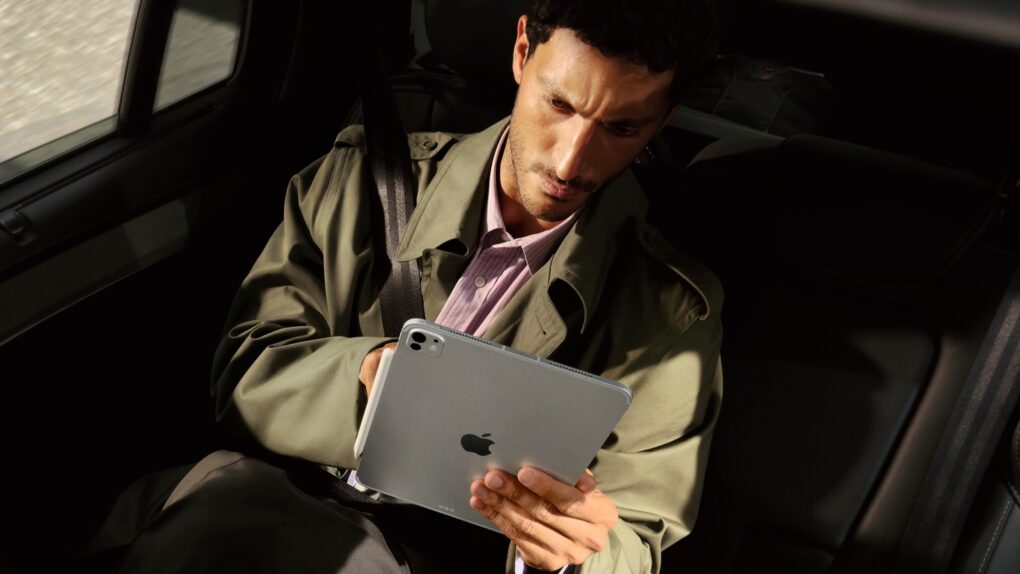 iPad Pro M5 in Use